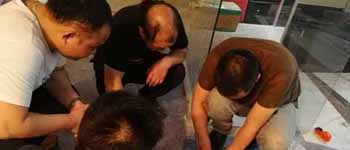 你見過如此認(rèn)真對(duì)待工作的南寧裝飾公司師傅們嗎？