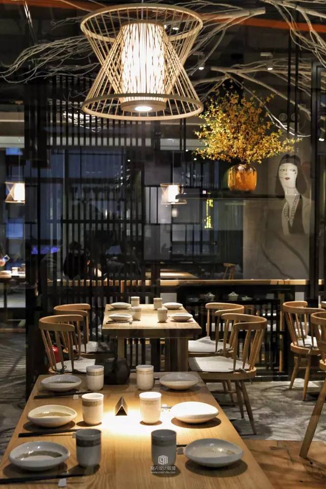 這餐廳設(shè)計裝修太贊了，一個月我重了十斤
